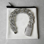 Load image into Gallery viewer, DUBSS - 18mm Gold Solid Back Baguette Bracelet