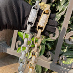 Load image into Gallery viewer, DUBSS - Iced Out Baguette Box Chain