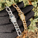 Load image into Gallery viewer, DUBSS - Iced Out Figaro Bracelet