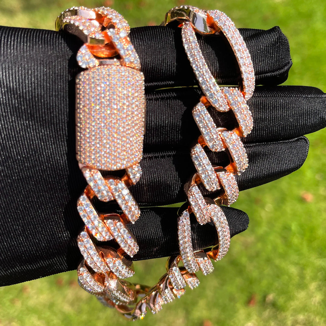 DUBSS - Iced Out Figaro Link Chain