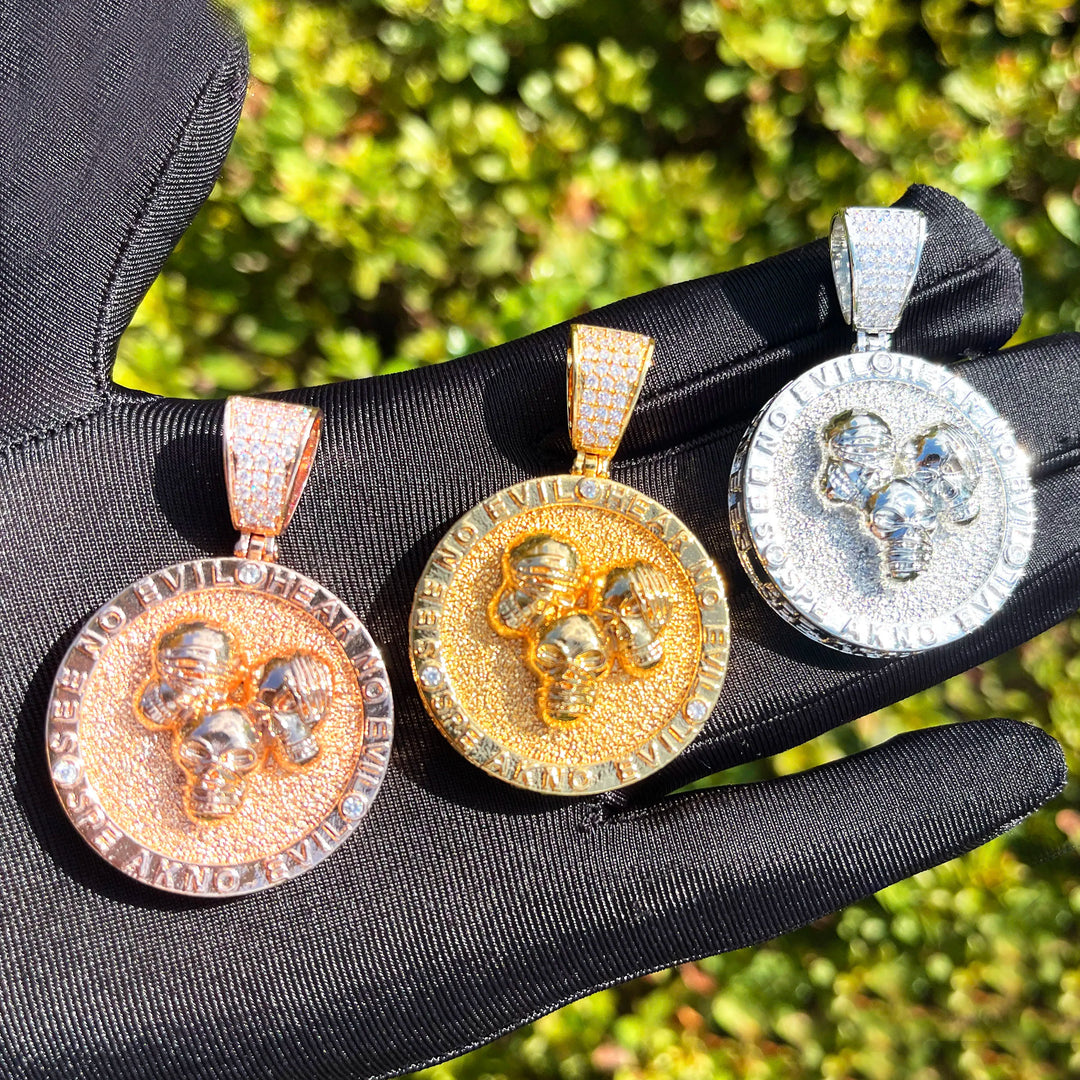 DUBSS - Iced Out Skull Circle Pendant