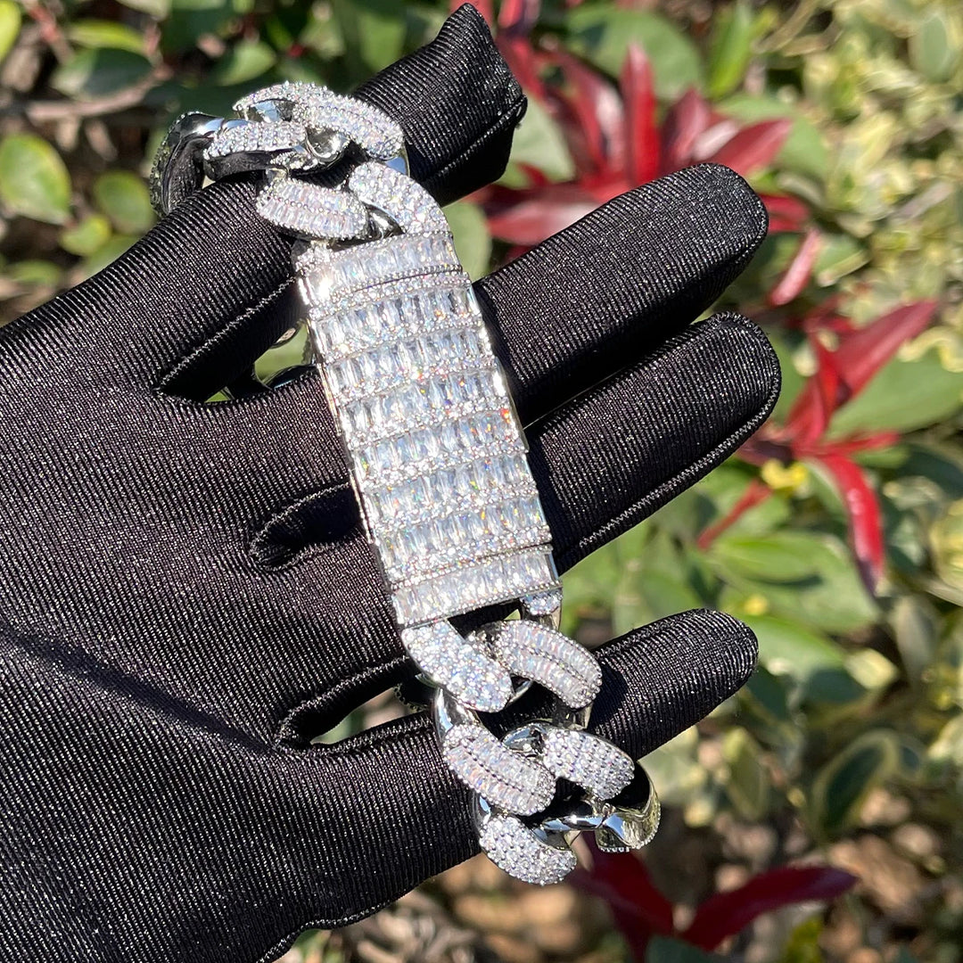 DUBSS - Iced Out Box Tongue Bracelet